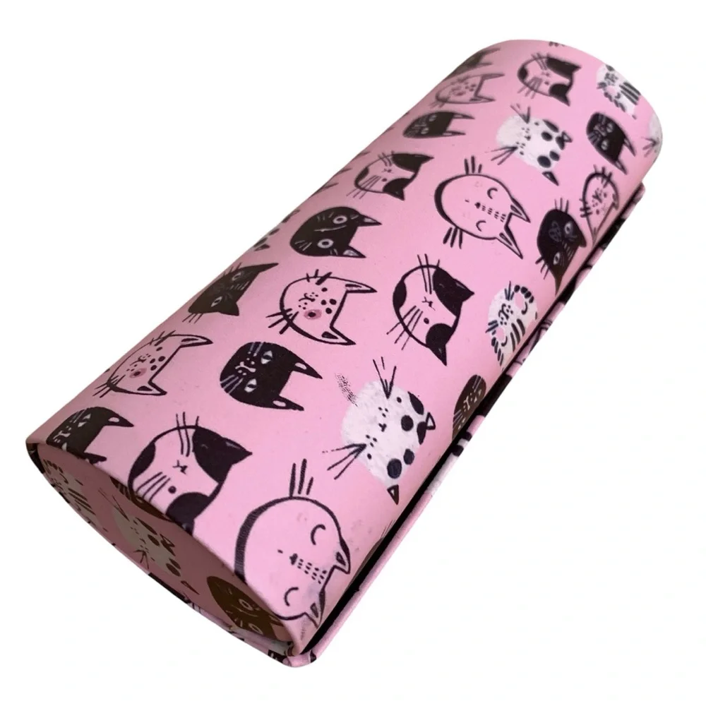JAVOedge Pink Cats Pattern Oval Hard Eyeglasses Case